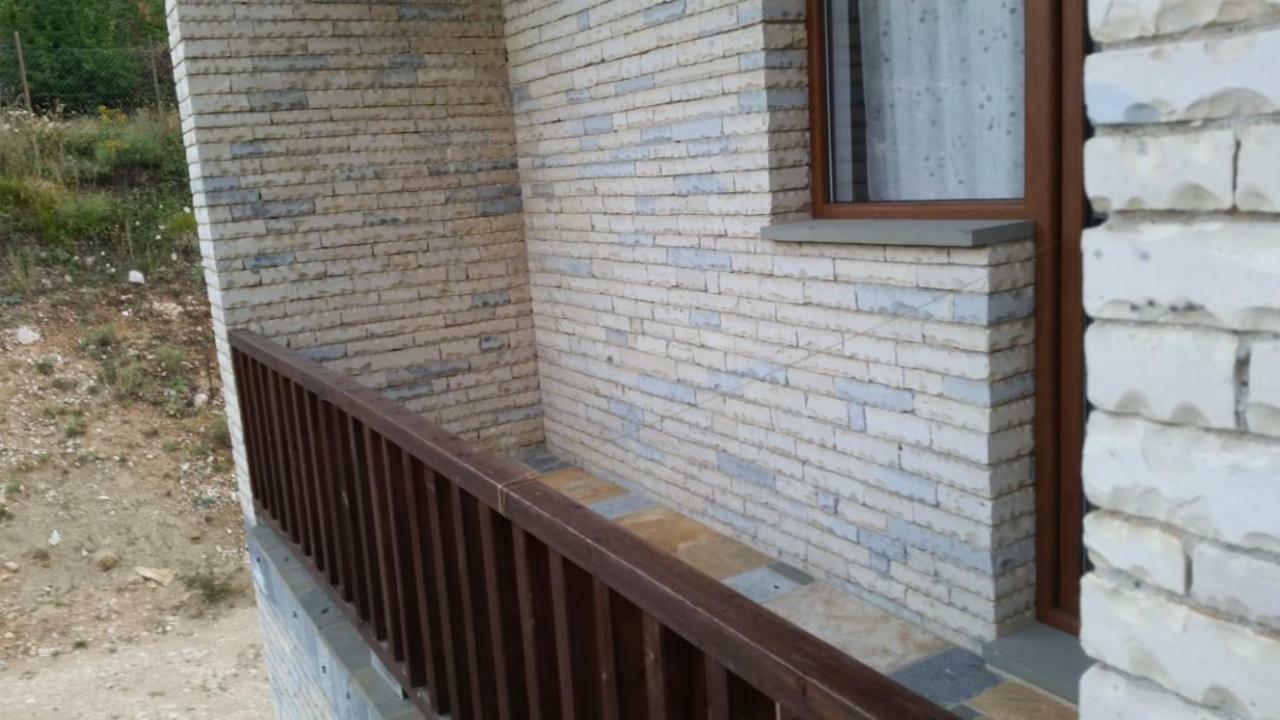 Bujtina E Tomorrit Ujanik Exterior foto