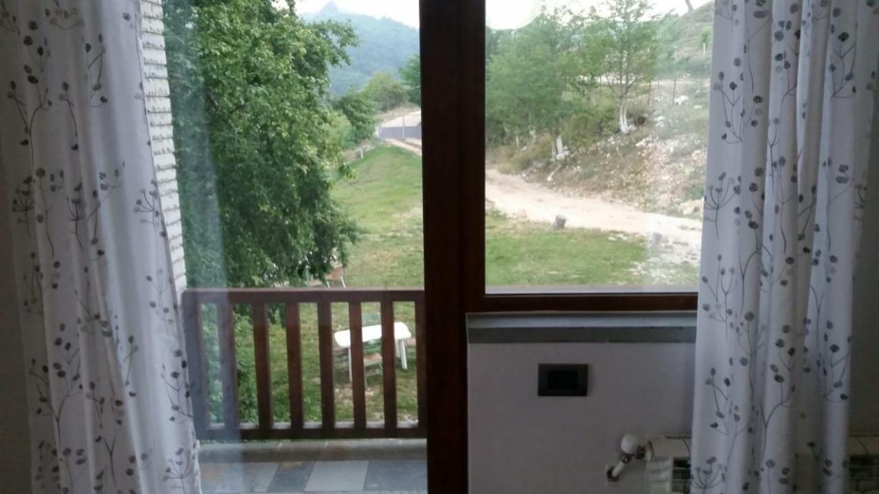 Bujtina E Tomorrit Ujanik Exterior foto