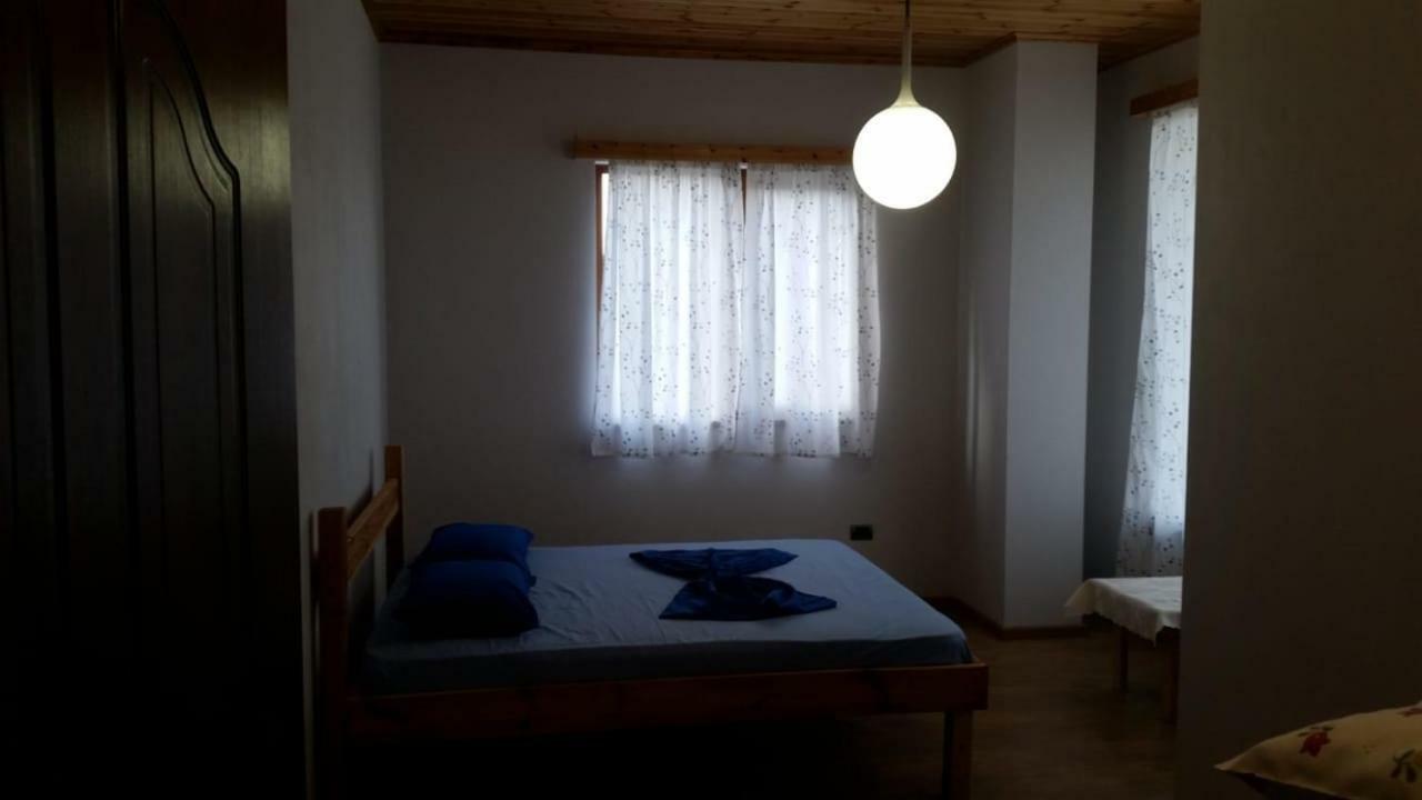 Bujtina E Tomorrit Ujanik Exterior foto