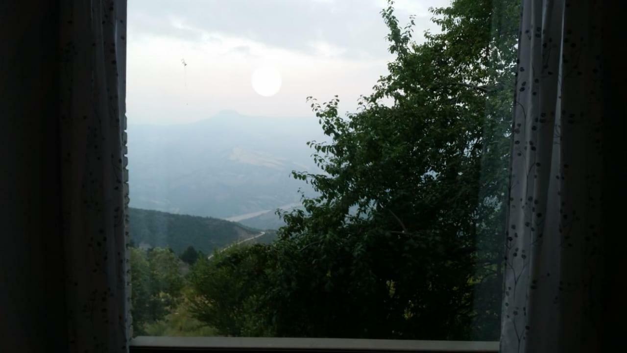 Bujtina E Tomorrit Ujanik Exterior foto