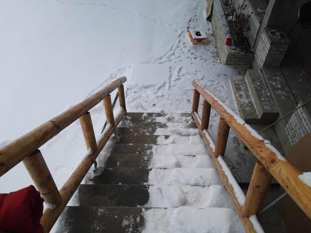 Bujtina E Tomorrit Ujanik Exterior foto